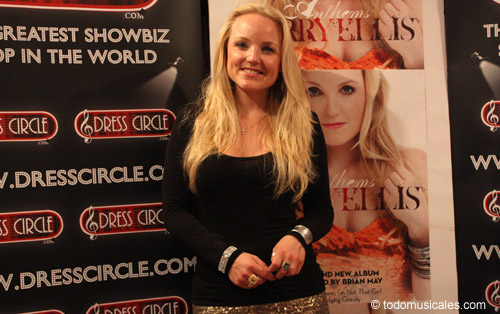 http://www.todomusicales.com/fckeditor/upload/kerryellis500.jpg